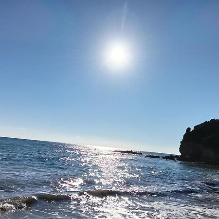 Alonaki Bay Apartment Halikounas Bagian luar foto