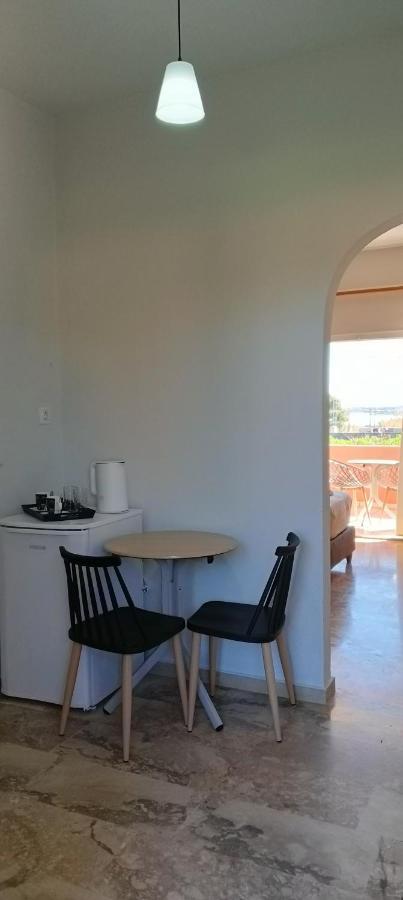 Alonaki Bay Apartment Halikounas Bagian luar foto