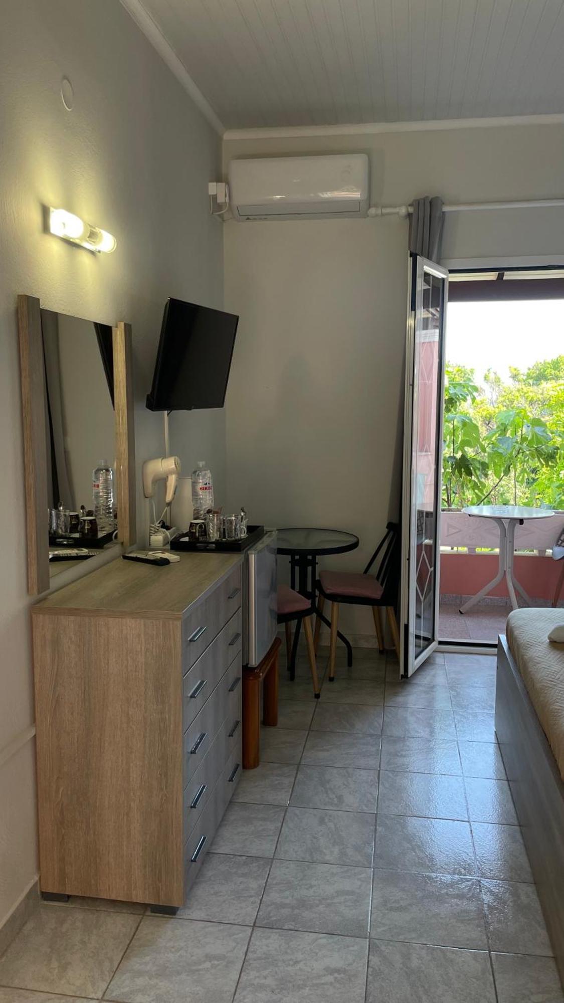 Alonaki Bay Apartment Halikounas Bagian luar foto
