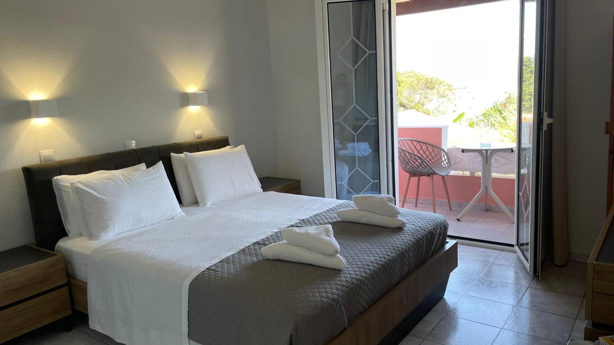 Alonaki Bay Apartment Halikounas Bagian luar foto